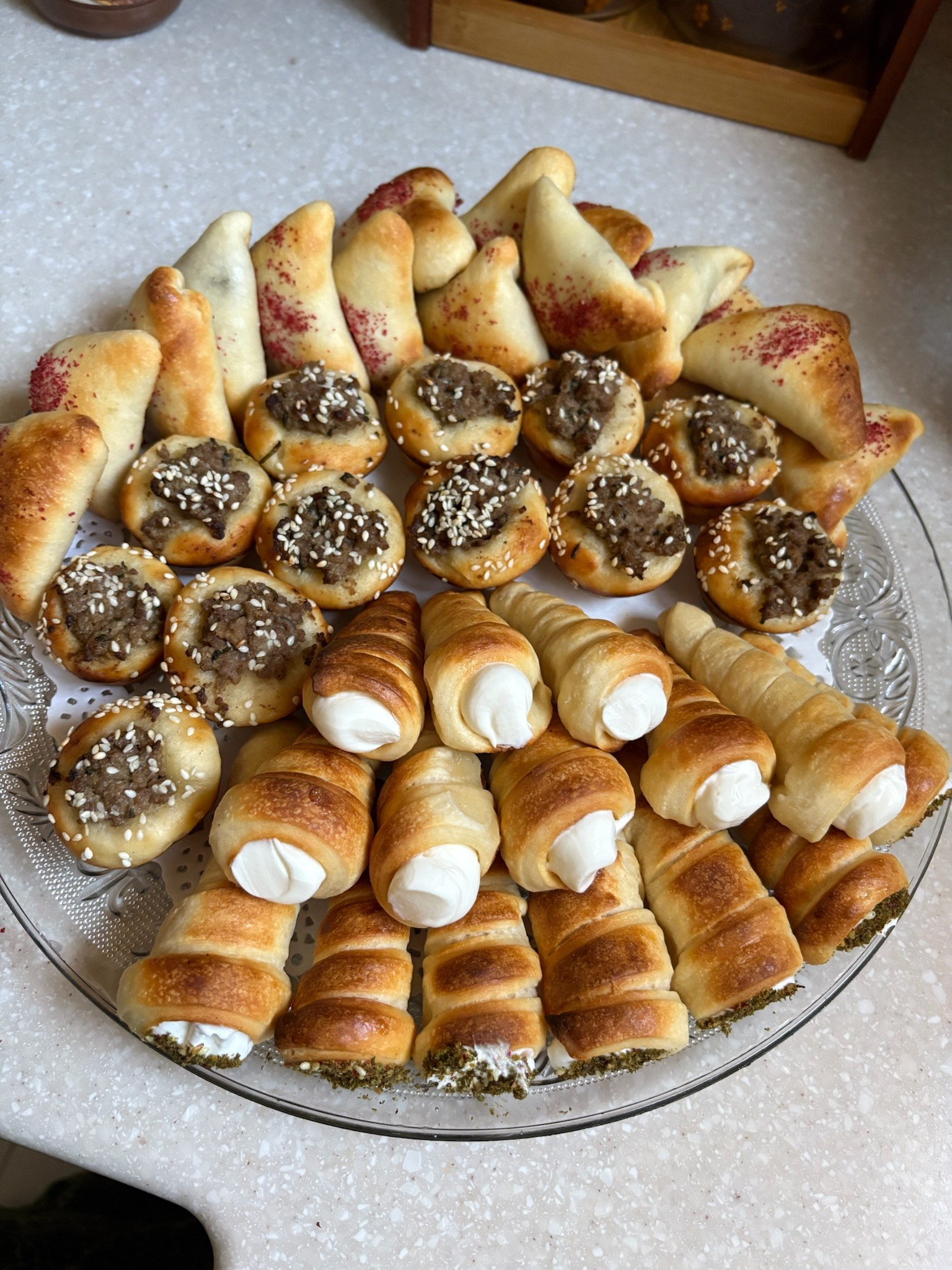 صحن مشكل معجنات