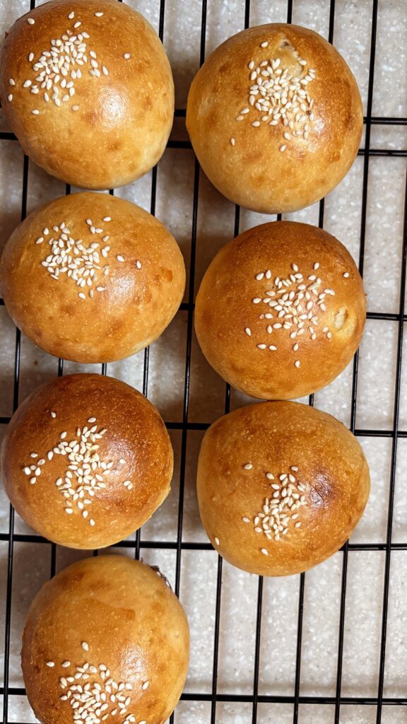 خبز البرجر بخميرة الساوردوه